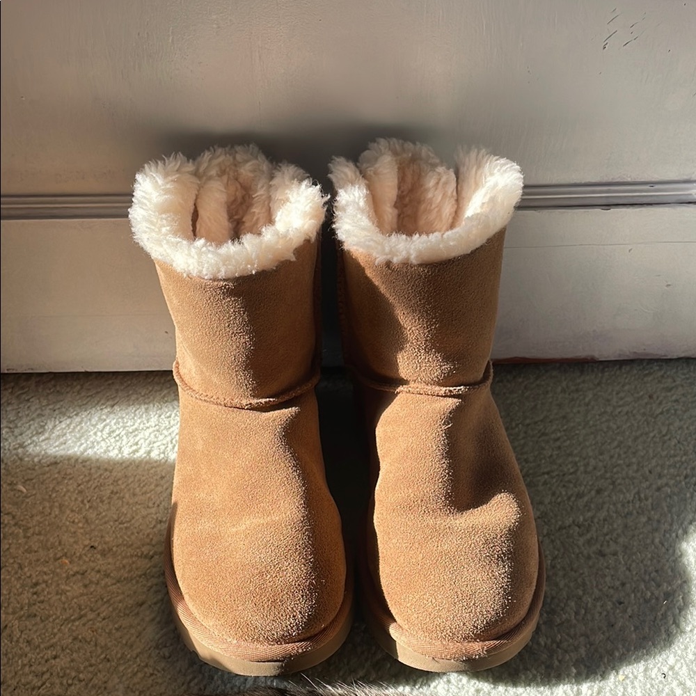 Tan Uggs with crushed velvet bows